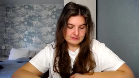 Elanis online show from March 27, 1:00 pm