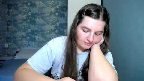 Snapshot of elanis_blair chatting on April 25, 3:31 pm Elanis online show from April 25, 3:31 pm