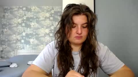 Snapshot of elanis_blair chatting on June 3, 11:46 am Elanis online show from June 3, 11:46 am