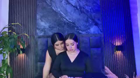 Snapshot of elara_and_amber chatting on June 7, 2:05 am elara_and_amber online show from June 7, 2:05 am