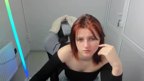 Snapshot of elara_muse chatting on May 4, 7:15 am Evie online show from May 4, 7:15 am