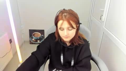Snapshot of elara_muse chatting on May 13, 7:28 am Evie online show from May 13, 7:28 am