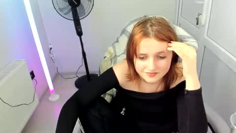 Snapshot of elara_muse chatting on June 9, 2:06 pm Evie online show from June 9, 2:06 pm