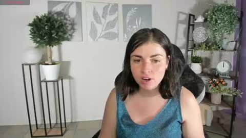 Snapshot of elara_starfall chatting on July 2, 5:35 am Marta online show from July 2, 5:35 am