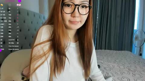 Snapshot of elarahaze chatting on September 11, 5:51 am Elara online show from September 11, 5:51 am