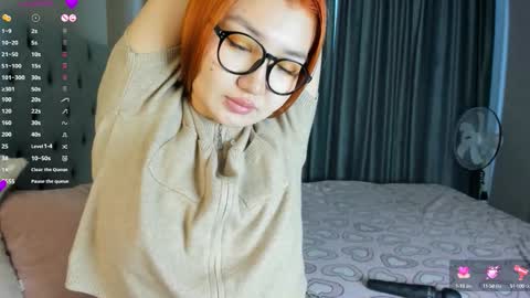 Snapshot of elarahaze chatting on September 20, 6:36 am Elara online show from September 20, 6:36 am