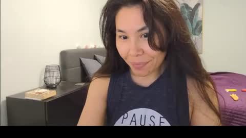 Snapshot of elaramuse_ chatting on July 24, 8:12 am elaramuse_ online show from July 24, 8:12 am
