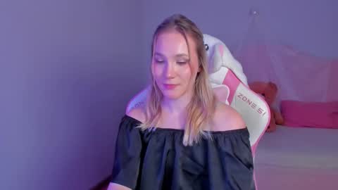 elaravoltage online show from March 13, 5:52 pm