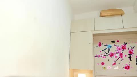 Snapshot of elarey_ chatting on April 29, 12:09 pm elarey_ online show from April 29, 12:09 pm