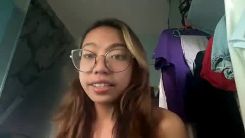 Snapshot of elarisserose chatting on June 9, 12:00 am Ela online show from June 9, 12:00 am