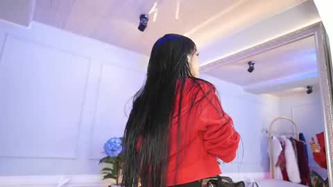 Elasummeer online show from April 13, 11:59 am