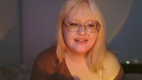 elayne_sweet online show from April 2, 8:01 am