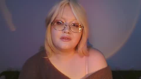 elayne_sweet online show from April 4, 8:01 am