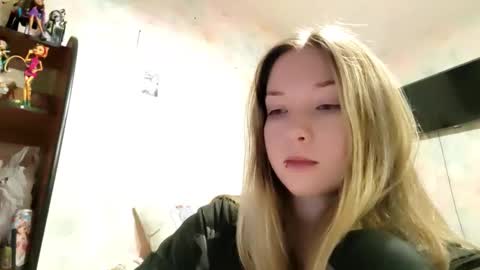 Snapshot of elaynecinco chatting on February 17, 8:55 am MIa online show from February 17, 8:55 am