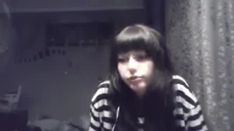 Snapshot of elaynetanton chatting on April 23, 5:04 pm Lia online show from April 23, 5:04 pm