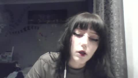 Snapshot of elaynetanton chatting on April 27, 5:11 pm Lia online show from April 27, 5:11 pm