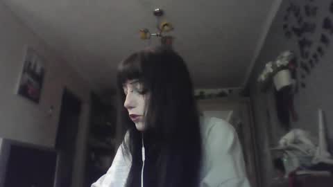 Snapshot of elaynetanton chatting on May 12, 8:11 am Lia online show from May 12, 8:11 am