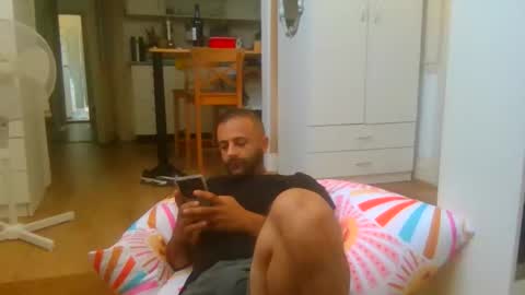 Snapshot of elcondorxo509107 chatting on January 7, 2:58 am daniel18cmx online show from January 7, 2:58 am