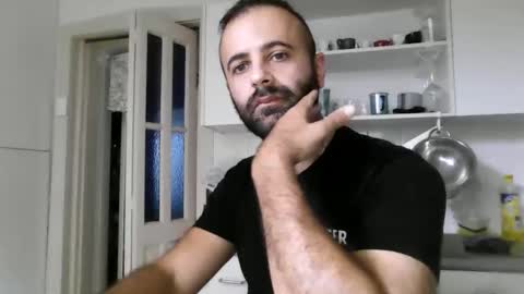 Snapshot of elcondorxo509107 chatting on March 30, 1:28 am daniel18cmx online show from March 30, 1:28 am