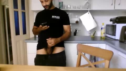 Snapshot of elcondorxo509107 chatting on April 8, 2:55 am daniel18cmx online show from April 8, 2:55 am