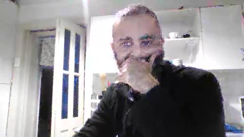 Snapshot of elcondorxo509107 chatting on June 2, 2:35 am daniel18cmx online show from June 2, 2:35 am