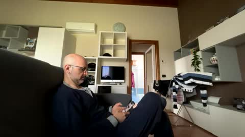 Snapshot of eldiablo844 chatting on May 10, 8:41 am Eldiablo844 online show from May 10, 8:41 am