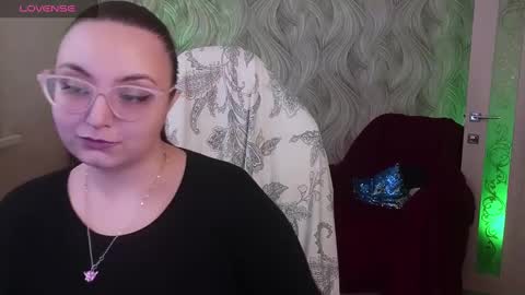 Snapshot of elegant_audacity chatting on December 3, 10:39 am Rachel online show from December 3, 10:39 am