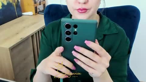 Snapshot of eleganzavogue chatting on May 12, 7:27 am eleganzavogue online show from May 12, 7:27 am
