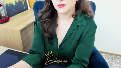 Snapshot of eleganzavogue chatting on June 2, 3:25 pm eleganzavogue online show from June 2, 3:25 pm