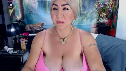 XIOMY   give LIKE on my page online show from October 10, 12:15 pm