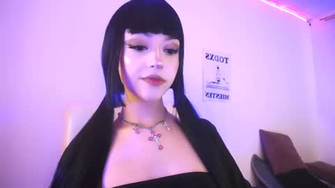 Snapshot of elektra_sky11 chatting on June 18, 9:08 pm Elektra Sky online show from June 18, 9:08 pm