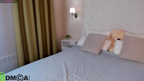 Snapshot of elena_grace chatting on July 2, 10:27 pm Jenny online show from July 2, 10:27 pm