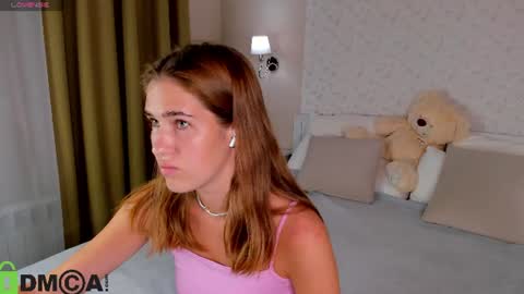 Snapshot of elena_grace chatting on July 11, 9:49 pm Jenny online show from July 11, 9:49 pm