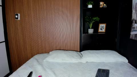 Snapshot of elena_rosse chatting on May 9, 1:22 am Elena online show from May 9, 1:22 am