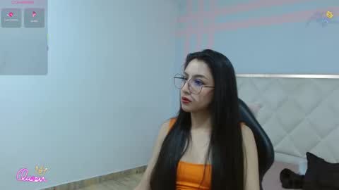 Snapshot of elena_tay chatting on March 3, 12:22 pm Elena online show from March 3, 12:22 pm