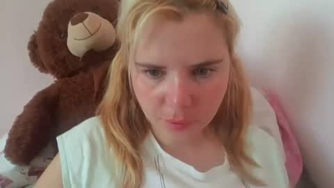 Snapshot of elenaflirt chatting on June 26, 8:19 am Elena online show from June 26, 8:19 am
