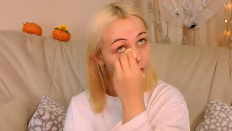 elenamonroee online show from October 20, 5:19 am