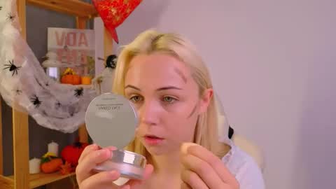 elenamonroee online show from October 21, 3:40 am