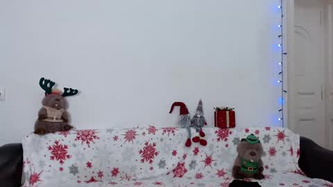 Snapshot of elenatroyy chatting on December 29, 3:11 am ElenaTroyy online show from December 29, 3:11 am