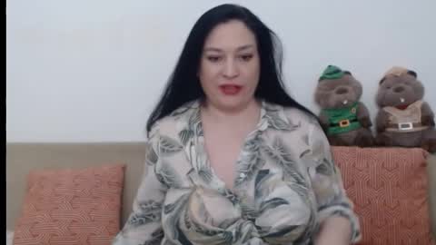 Snapshot of elenatroyy chatting on March 4, 9:22 pm ElenaTroyy online show from March 4, 9:22 pm