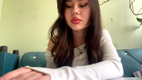 Snapshot of elenemiyose chatting on March 3, 10:10 am Kim online show from March 3, 10:10 am