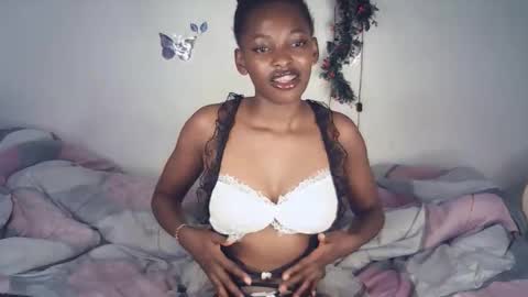 eleniedoll online show from February 17, 1:13 am