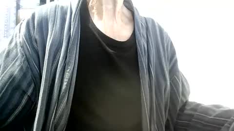 elfyonee online show from December 3, 7:16 am