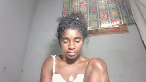Snapshot of elia011 chatting on November 4, 3:27 am elia011 online show from November 4, 3:27 am