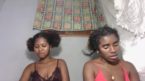 Snapshot of elia011 chatting on November 4, 5:12 pm elia011 online show from November 4, 5:12 pm