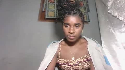 Snapshot of elia011 chatting on November 9, 12:31 am elia011 online show from November 9, 12:31 am