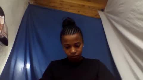 Snapshot of elia011 chatting on March 22, 8:40 am elia011 online show from March 22, 8:40 am