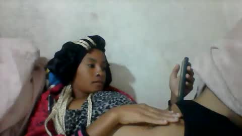 Snapshot of elia011 chatting on May 28, 7:44 pm elia011 online show from May 28, 7:44 pm