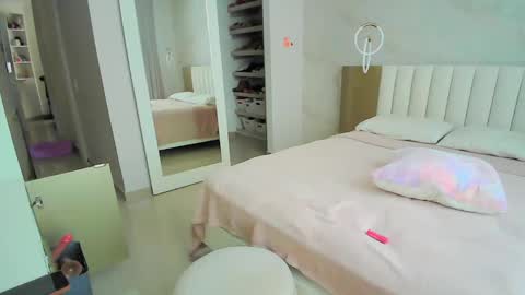 Eliana Bort online show from March 13, 12:56 pm