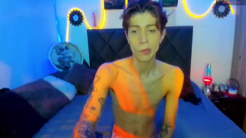 eliann_adam online show from December 2, 9:25 am